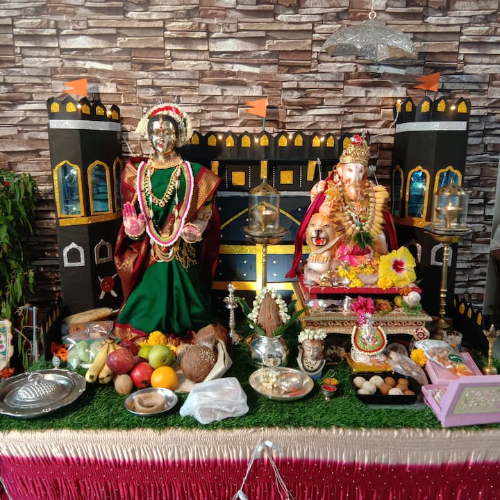 स्वप्निल प्रकाश पाटील...... पत्ता - ई -1/ 204, साई प्रसाद सोसायटी, सेक्टर 8, खांदा कॉलनी , पनवेल