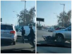 कार सवार से दादागिरी युवकों को पड़ी महंगी, बाइक का किया बुरा हाल