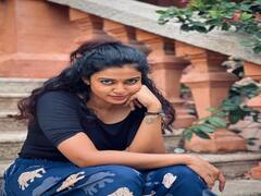 Actress Roshini Haripriyan :  மன..மன.. மெண்டல் மனதில் ! நடிகை ரோஷினி ஹரிப்ரியனின் சமீபத்திய புகைப்படங்கள்!