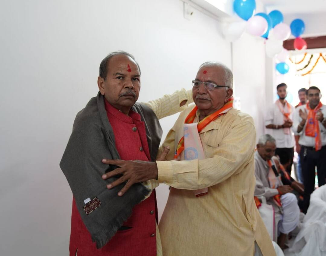 BJP MP BharatSinh Dabhi arrives at the inauguration of Arbuda Sena's office Mehsana: વિધાનસભા ચૂંટણી પહેલા ભાજપના સાંસદે એવું તે શું કહ્યું કે, ઉત્તર ગુજરાતનું રાજકારણ ગરમાયું