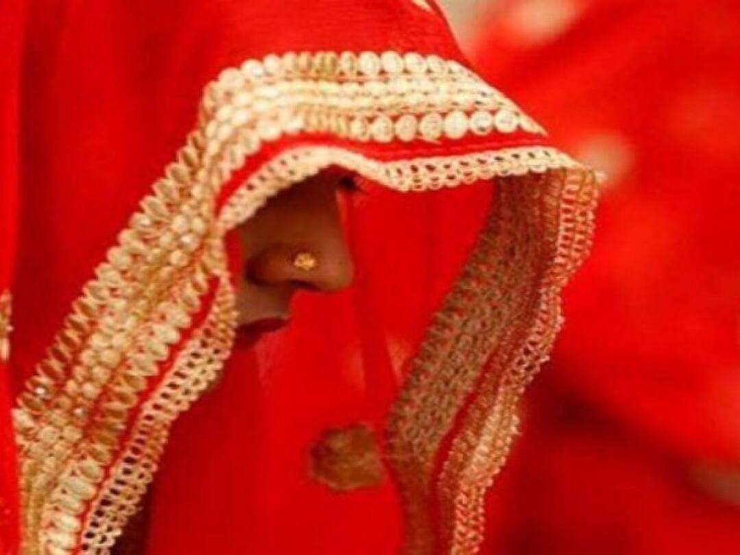 Panchayat imposes Rs 10 lakh fine on bride for failing virginity test in Rajasthan Virginity Test : ఫస్ట్ నైట్ కన్యత్వ పరీక్ష - ఫెయిలయిందని రూ.10 లక్షల ఫైన్ !