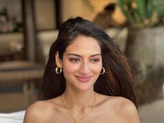 PHOTO: ऑफ शोल्डर टॉपमध्ये नुसरत जहाँचा सिझलिंग लूक, कॅमेऱ्यासमोर दिल्या खास पोझ!