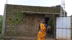 In Pics: जशपुर में दम तोड़ रही पीएम आवास योजना, आधे अधूरे कमरों में सब्जी उगा रहे लाभार्थी, देखें तस्वीरें