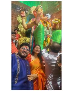 Prajaktta Mali : प्राजक्ता माळीने 'महाराष्ट्राची हास्यजत्रा'च्या टीमसोबत घेतलं लालबागच्या राजाचं दर्शन!