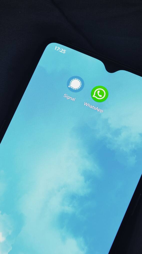 আইফোনে বন্ধ হচ্ছে হোয়াটসঅ্যাপ! কোন মডেলে