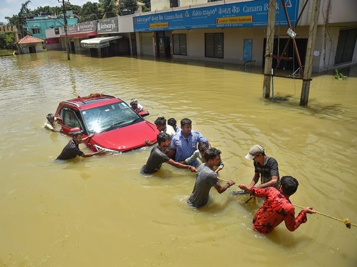 Bengaluru Several Areas Flooded Drinking Water Supply Hit More Rains Predicted For Tuesday Key Points Bengaluru Floods: Boats Out On The Streets, Water Supply Hit, More Rains On Tuesday. Key Points