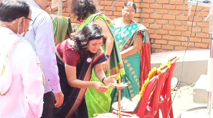 विशेष म्हणजे या शाळेची ईमारत राजश्रीने स्वखर्चाने उभी केली आहे.