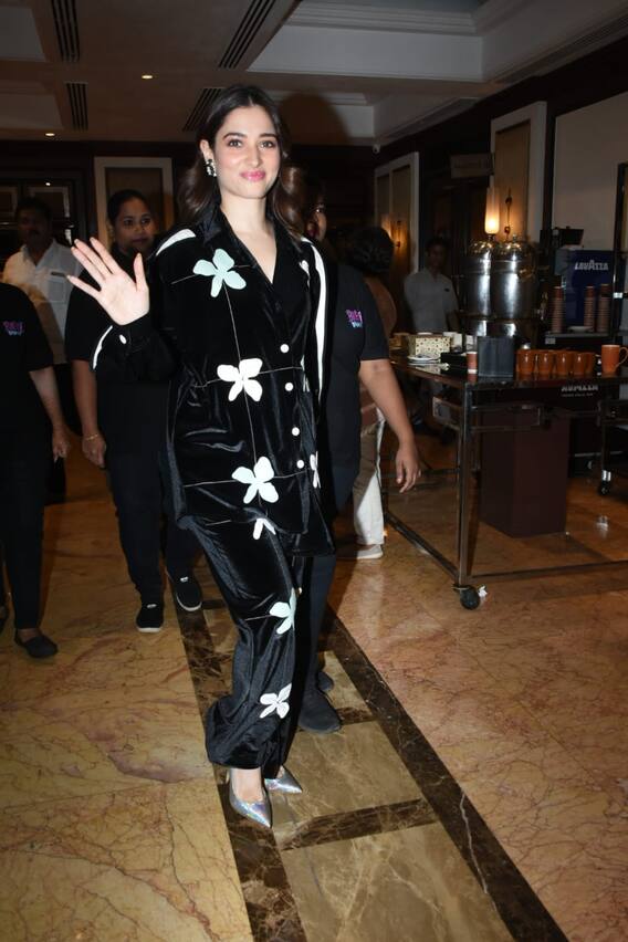 Tamanna Bhatia: బ్లాక్ డ్రెస్ లో మెరిసిపోతున్న బబ్లీ బౌన్సర్‌