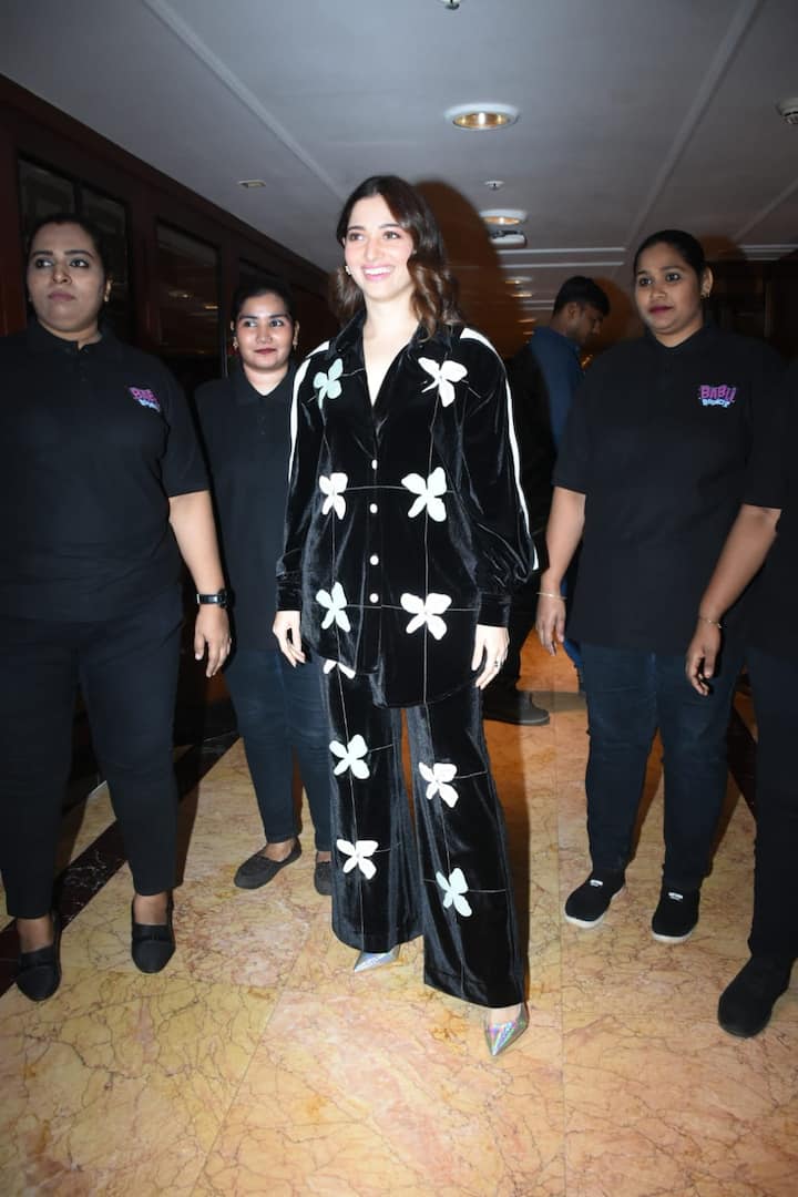 బాలీవుడ్ లో తమన్నా మరోసారి తన అదృష్టాన్ని పరీక్షించుకోబోతుంది. ప్రముఖ దర్శకుడు మధుర్ భండార్కర్ దర్శకత్వంలో ‘బబ్లీ బౌన్సర్’ అనే సినిమా చేస్తోంది.