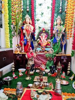 Gauri Aras Competition 2022 : घराघरात गौरी पूजन, पाहा फोटो