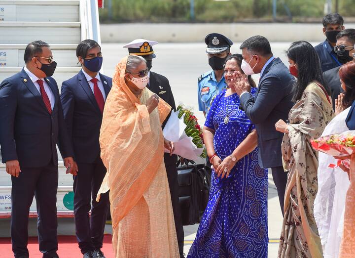 bangladesh prime minister sheikh hasina Comes to india in a 3 day tour, reached Delhi on Monday Sheikh Hasina: দিল্লি পৌঁছলেন শেখ হাসিনা, ভারত-সফরে কী নিয়ে আলোচনা?