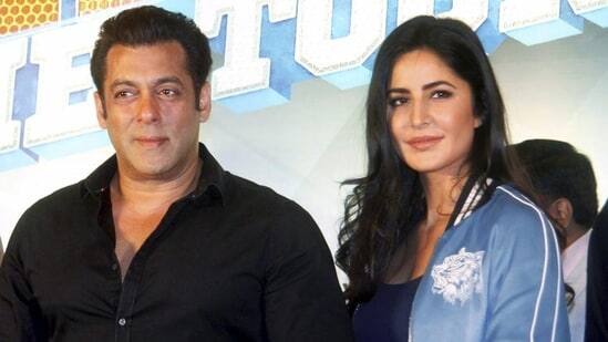 कटरीना कैफ (Katrina Kaif)कभी सलमान खान (Salman Khan) की गर्लफ्रेंड हुआ करती थीं. मीडिया रिपोर्ट्स के मुताबिक, दोनों का रिश्ता तकरीबन 4 साल चला था. यहाँ तक कि कटरीना को बॉलीवुड में स्थापित करने में सलमान का बहुत बड़ा हाथ था लेकिन दोनों का ब्रेक अप हो गया था.