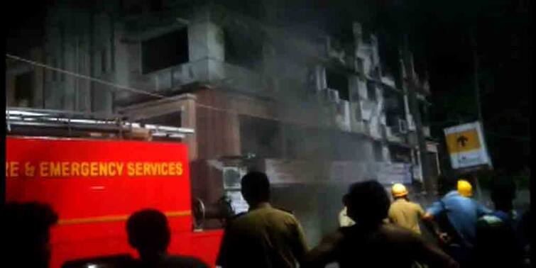 kolkata: Last night there was a fire in Behala restaurant, panic spread Kolkata: রাতে বেহালায় রেস্টুরেন্টে আগুন, হতাহতের খবর নেই