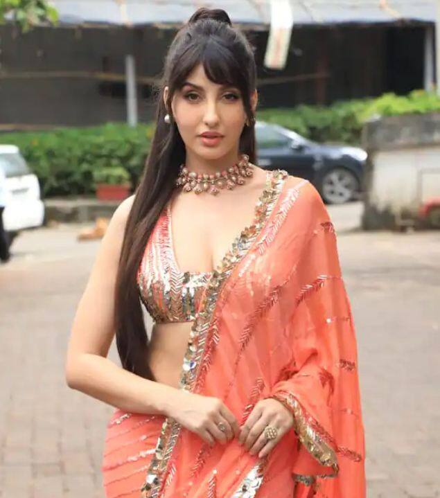 ਡਾਂਸ ਰਿਐਲਿਟੀ ਸ਼ੋਅ ਝਲਕ ਦਿਖਲਾ ਜਾ 10 ਸ਼ੁਰੂ ਹੋ ਗਿਆ ਹੈ। ਝਲਕ ਦਿਖਲਾ ਜਾ ਨੇ 5 ਸਾਲ ਬਾਅਦ ਵਾਪਸੀ ਕੀਤੀ ਹੈ।