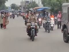 SP SIdhharth Koushal: బుల్లెట్టు బండెక్కి ఆదోని వీధుల్లో తిరిగిన ఎస్పీ సిద్దార్థ్ కౌశల్