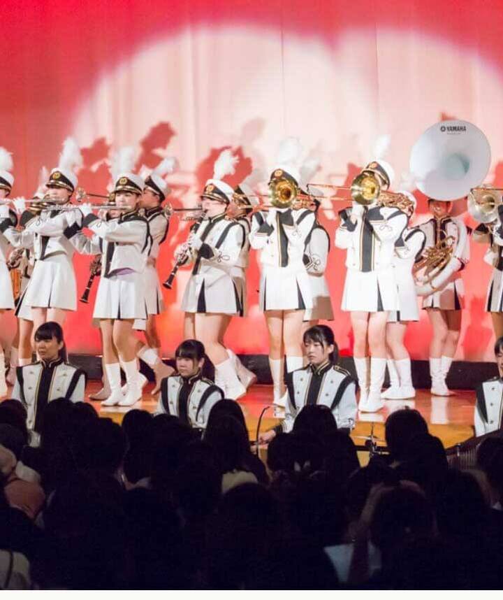 ਕੁਝ ਦੇਸ਼ਾਂ ਵਿੱਚ ਜਿਵੇਂ ਆਸਟਰੇਲੀਆ, ਚੀਨ, ਜਰਮਨੀ, ਬੰਗਲਾਦੇਸ਼, ਸ੍ਰੀਲੰਕਾ, ਯੂਕੇ, ਪਾਕਿਸਤਾਨ, ਈਰਾਨ ਆਦਿ ਸ਼ਾਮਲ ਹਨ। ਇਸ ਤੋਂ ਇਲਾਵਾ 11 ਦੇਸ਼ ਵੀ 28 ਫਰਵਰੀ ਨੂੰ ਅਧਿਆਪਕ ਦਿਵਸ ਮਨਾਉਂਦੇ ਹਨ