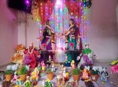 Gauri Aras Competition 2022 : सोन्याच्या पावलांनी गौरी आली माहेरी.... घरोघरी भक्तिभावाने गौराईचे पूजन,  पाहा राज्यभरातील फोटो