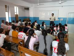 In Photos: जोधपुर के ये शिक्षक सरकारी स्कूल के बच्चों को मुफ्त में देते हैं ट्यूशन, तीन घंटे लेते हैं क्लास