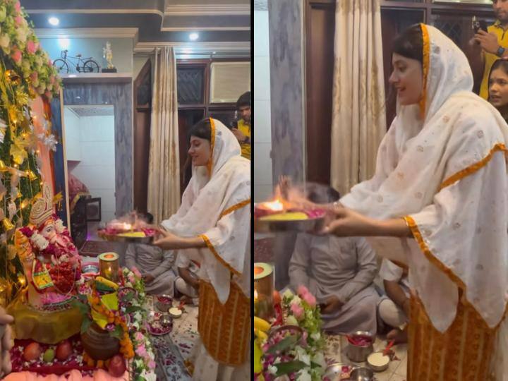 Anjali Arora Video: गणपति की आरती उतारने पर अंजलि अरोड़ा हुईं ट्रोल, लोगों ने कहा- 100 चूहे खा कर... Anjali Arora brutally trolled by netizens for Ganpati Aarti latest video Anjali Arora Video: गणपति की आरती उतारने पर अंजलि अरोड़ा हुईं ट्रोल, लोगों ने कहा- 100 चूहे खा कर...