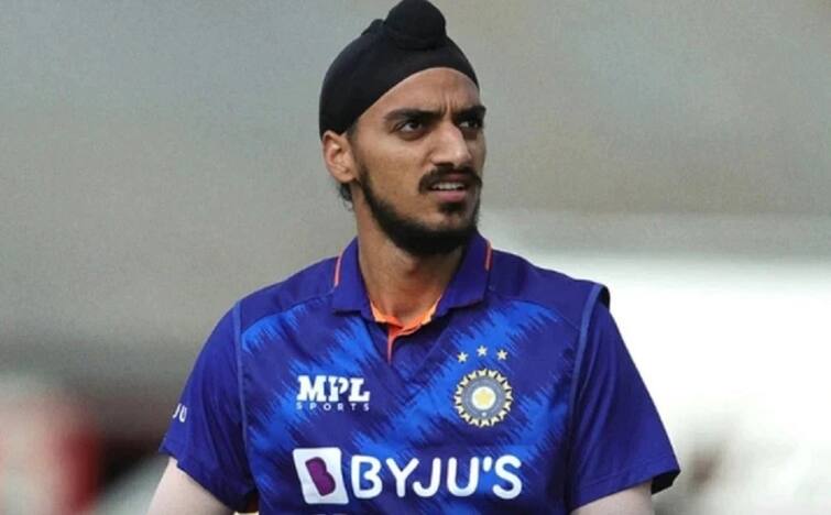 IND vs PAK: Arshdeep Singh getting trolled after India's defeat, Pakistani player Hafeez said this in defense IND vs PAK: ભારતની હાર બાદ ટ્રોલ થઈ રહ્યો છે અર્શદીપ સિંહ, પાકિસ્તાની ખેલાડી હાફિઝે અર્શદીપના બચાવમાં કહી આ વાત