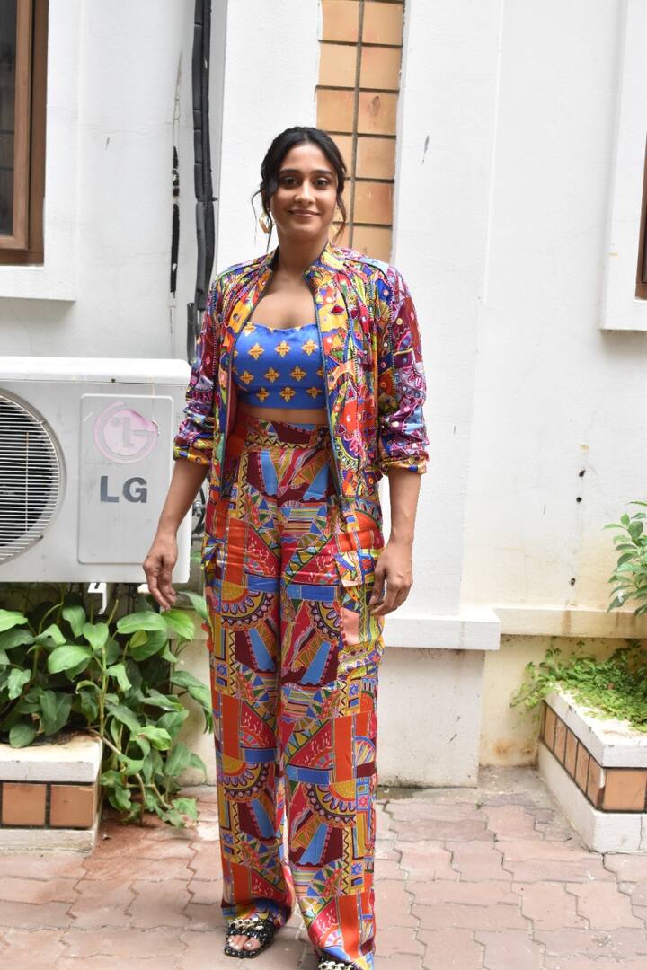 తొలుత ఈ సినిమా విడుదలపై సురేష్ బాబు కీలక వ్యాఖ్యలు చేశారు. ఈ చిత్రాన్ని ఓటీటీలో విడుదల చేసేందుకే మొగ్గు చూపుతున్నట్లు  చెప్పారు.