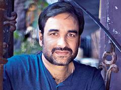 बॉलीवुड में आने से पहले कुक की नौकरी करते थे Pankaj Tripathi, मुंबई में सालों की स्ट्रगल के बाद मिला था फिल्मों में काम