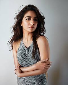 Keerthy Suresh : உன் மேல ஒரு கண்ணு...நடிகை கீர்த்தி சுரேஷின் லேட்டஸ்ட் க்ளிக்ஸ் !