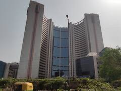 दिल्ली में स्कूल को लेकर राजनीति जारी, AAP के आरोप पर नगर निगम ने कहा- 3 साल में मिले सिर्फ 28 करोड़