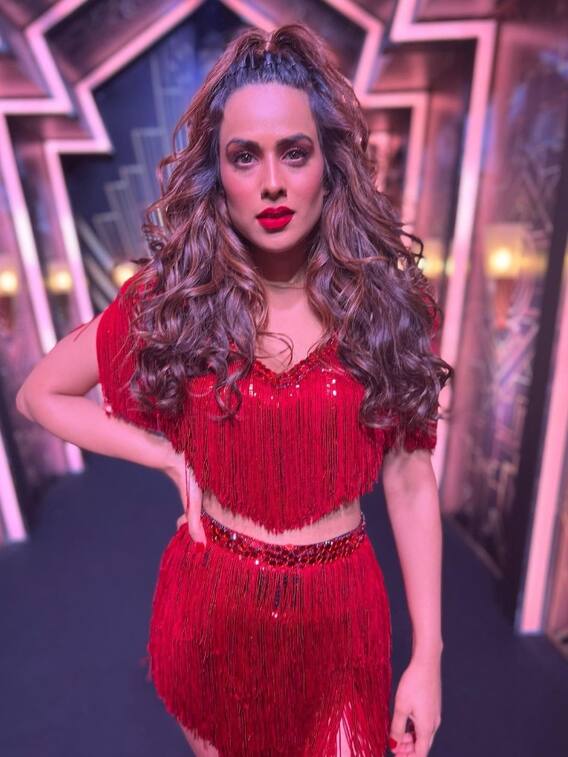 निया शर्मा का किलर लुक