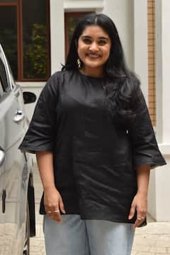 Shakini-Dhakini: క్యూట్ లుక్స్ తో ఆకట్టుకుంటున్న రెజీనా, నివేదా