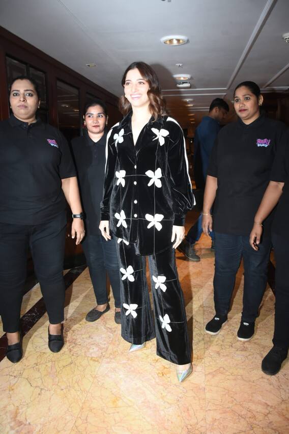Tamanna Bhatia: బ్లాక్ డ్రెస్ లో మెరిసిపోతున్న బబ్లీ బౌన్సర్‌