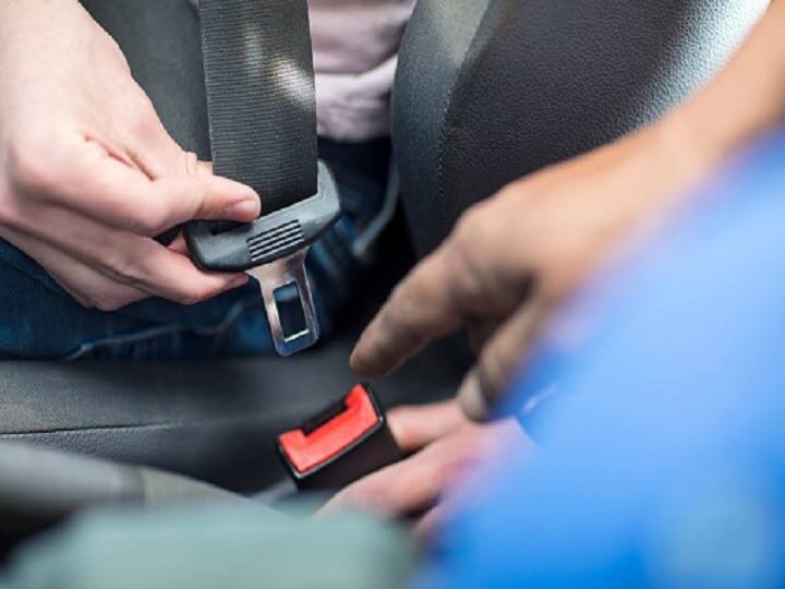 Fines For Not Wearing Seatbelt In Rear Seat Soon Nitin Gadkari Rear Seat Belt : கார் பின் சீட்டில் சீட் பெல்ட் அணியாம இருப்பது வழக்கமா? அப்போ, இனி அபராதம்தான்.. மத்திய அரசு தகவல்