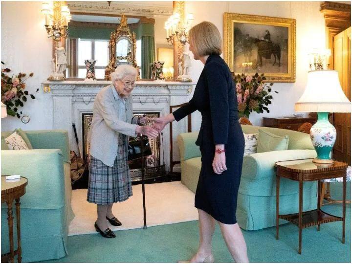 Liz Truss appointed Prime Minister of Britain by Queen Elizabeth at Balmoral Castle राणी एलिझाबेथ यांनी ब्रिटनच्या पंतप्रधानपदी ट्रस यांची केली नियुक्ती, नवीन मंत्र्यांची नावे आज होणार जाहीर