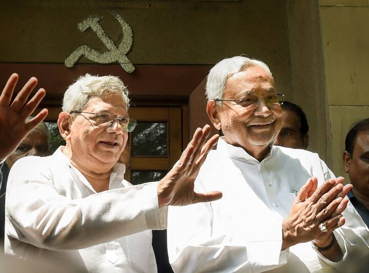 सीएम नीतीश कुमार ने मार्क्सवादी कम्युनिस्ट पार्टी (CPIM) के महासचिव सीताराम येचुरी और भारतीय कम्युनिस्ट पार्टी (CPI) के महासचिव डी.राजा से भी उनके पार्टी कार्यालयों में मिले.