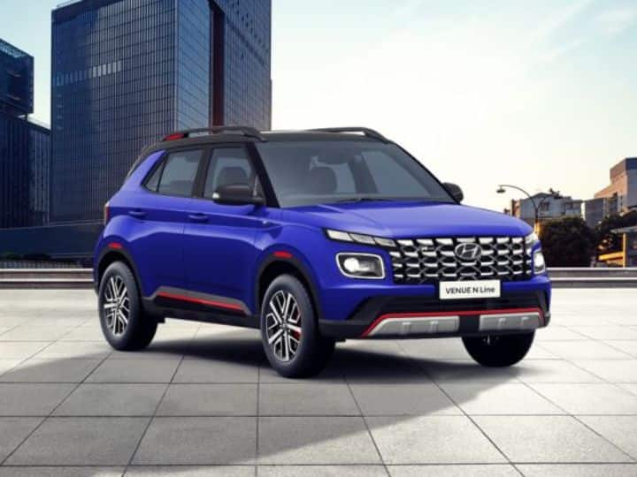 व्हेन्यू एन-लाइनला स्टॅंडर्ड मॉडेलपासून वेगळे करण्यासाठी यात काही नवीन डिझाइन एलिमेंट देण्यात आले आहे. व्हेन्यू एन-लाइनच्या बाहेरील भागात बरेच अपडेट पाहायला मिळतील तर. याच्या आतील भागात किरकोळ अपडेट करण्यात आले आहे. कारमधील इंजिनमध्ये कोणताही बदल करण्यात आलेला नाही.