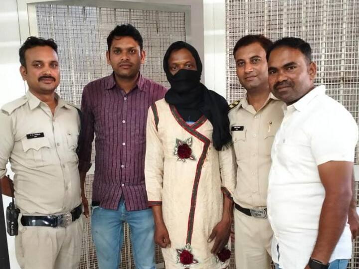 Jabalpur Crime Jabalpur, police arrested thief wife's salwar suit Stolen items recover ANN Jabalpur News: पत्नी का सलवार सूट पहनकर चोरी करते पकड़ा गया चोर, वजह जानकर आप भी चौंक जाएंगे
