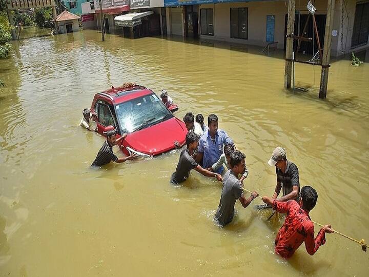 Bengaluru Flooding Chief Minister Blames Previous Congress Government மிதக்கும் பெங்களூரு...களமிறக்கப்பட்ட தேசிய பேரிடர் மீட்பு படை... வெள்ளத்திற்கு காரணம் என்ன?