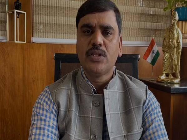 BJP leader Vishnuvardhan Reddy demanded that the government release a white paper on AP governance. AP BJP : ప్రభుత్వాన్ని నడుపుతోంది కేబినెట్ కాదు సలహాదారులు - పాలనపై శ్వేతపత్రం విడుదల చేయాలన్న విష్ణువర్దన్ రెడ్డి !