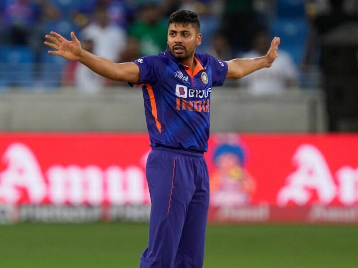 Deepak Chahar has been included in the Indian team as a replacement of Avesh Khan in Asia Cup 2022 Asia Cup 2022: टीम इंडिया से बाहर हुए आवेश खान, दीपक चाहर को मिली जगह