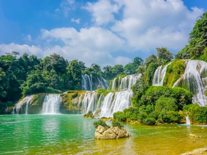 travel tips most beautiful waterfalles in india Waterfall in India: इंडिया के ये वॉटरफॉल नहीं गए तो कहां गए, आपके ट्रिप को खास बना देंगे ये खूबसूरत प्लेसेस