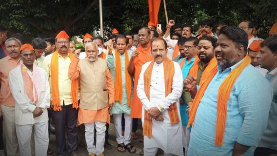 Hussain Sagar: వినాయక నిమజ్జనాల అంశంపై హైదరాబాద్ లో ఉద్రిక్తత