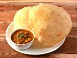 Chole Bhature In Delhi :छोले भटूरे खाने का है मन तो दिल्ली की इन 5 बेस्ट प्लेसेस का चखें स्वाद