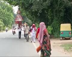Ambaji Melo: ગરબો માથે ઉપાડી માતાજીના દર્શને નીકળ્યો કડીનો આ પરિવાર, અરવલ્લીની ગિરિમાળા જય અંબેના નાદથી ગુંજી ઉઠી