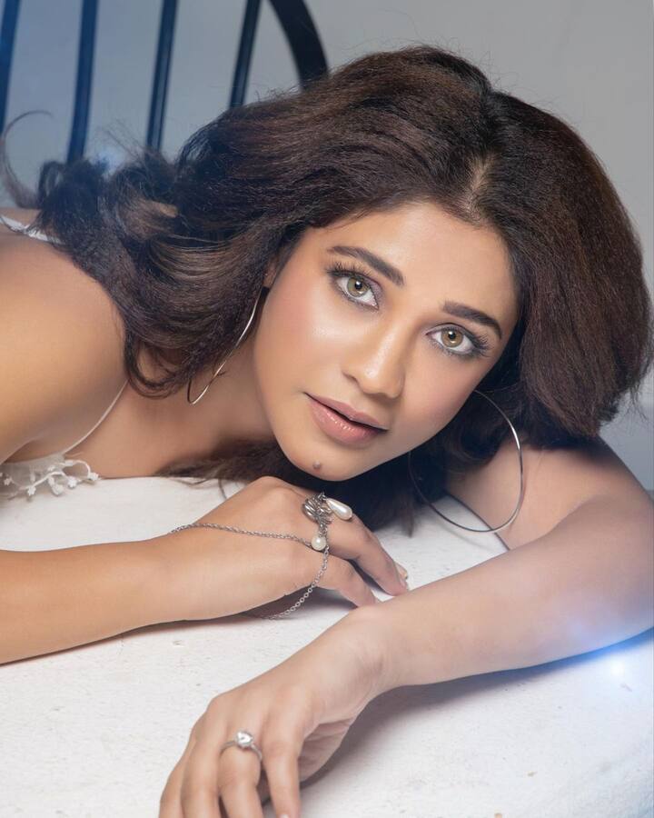 Qubool Hai Fame Amrapali Gupta Bikini Pics: टीवी एक्ट्रेस अम्रपाली गुप्ता (Amrapali Gupta) छोटे पर्दे पर विलेन के किरदार के रूप में काफी मशहूर हुई हैं.