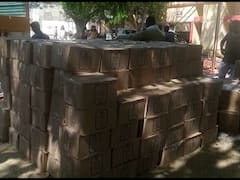 फतेहपुर पुलिस को मिली बड़ी सफलता, घेराबंदी कर लाखों की अवैध शराब किया बरामद, ड्राइवर गिरफ्तार