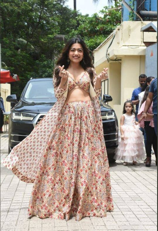 Rashmika looked stylish in ethnic wear
