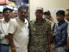 इंदौर में रिश्वत की पहली किस्त ले रहा था आरक्षक, लोकायुक्त पुलिस ने जाल बिछाकर पकड़ा