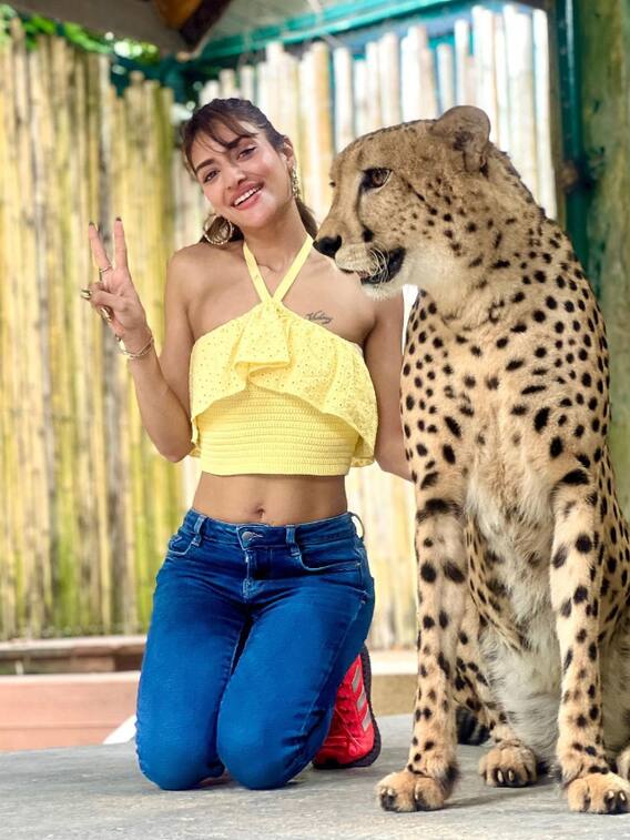 नुसरत जहां रूही का बेखौफ अंदाज