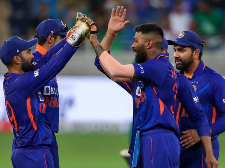 IND vs SL: Dinesh Kartik might replace Rishabh Pant for todays Asia Cup super 4 encounter against Sri Lanka Asia Cup 2022, IND vs SL: ஆசிய கோப்பை: இலங்கை போட்டியில் களமிறங்குகிறாரா தினேஷ் கார்த்திக்? அதிரடி மாற்றங்கள்..