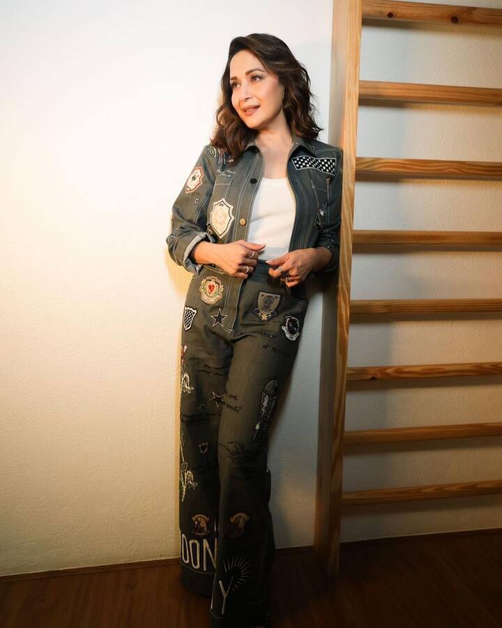 माधुरीच्या सोशल मीडियावरील फोटोला नेटकऱ्यांची पसंती मिळते.(madhuri dixit/Instagram)